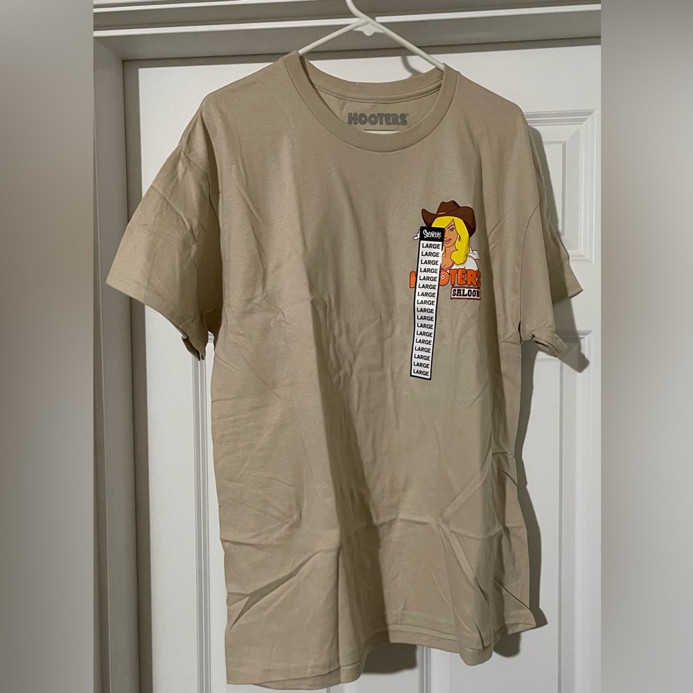 Hooters Saloon LG T-Shirt NEW with Tag. Giddy Up Buttercup.